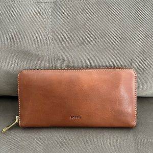 NWT Fossil Leather Wallet